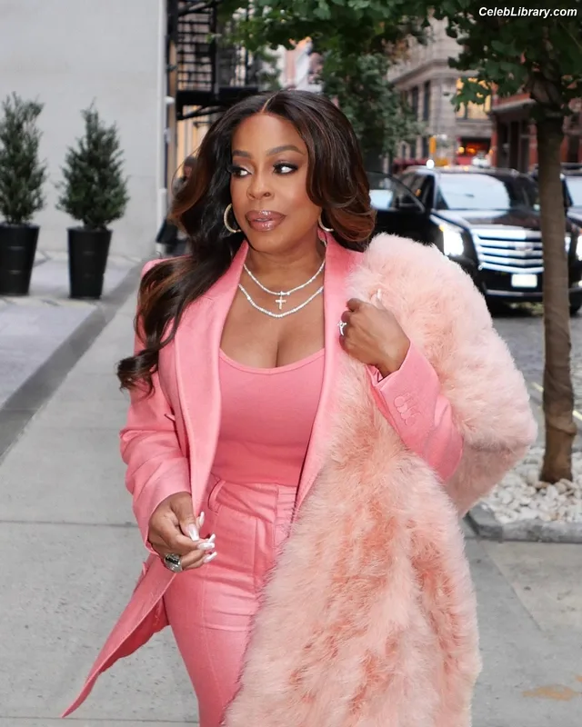 Niecy Nash photo 5 of 153