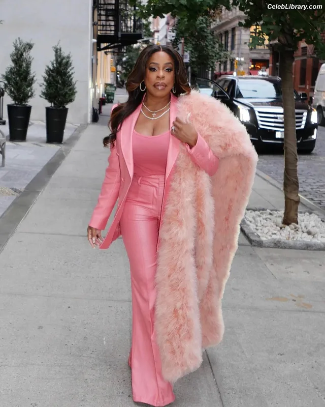 Niecy Nash photo 6 of 153
