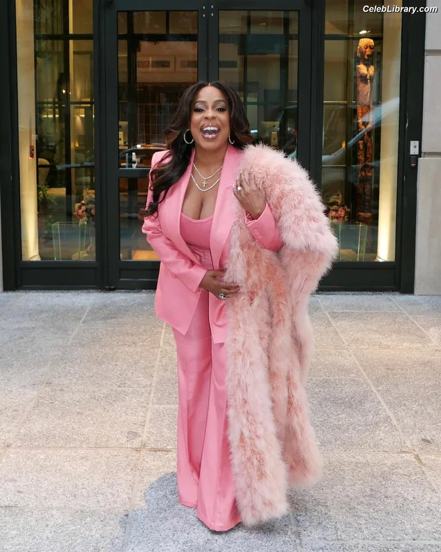 Niecy Nash photo 7 of 153