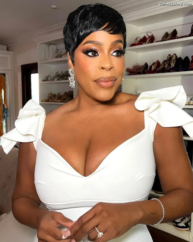 Niecy Nash photo 13 of 153