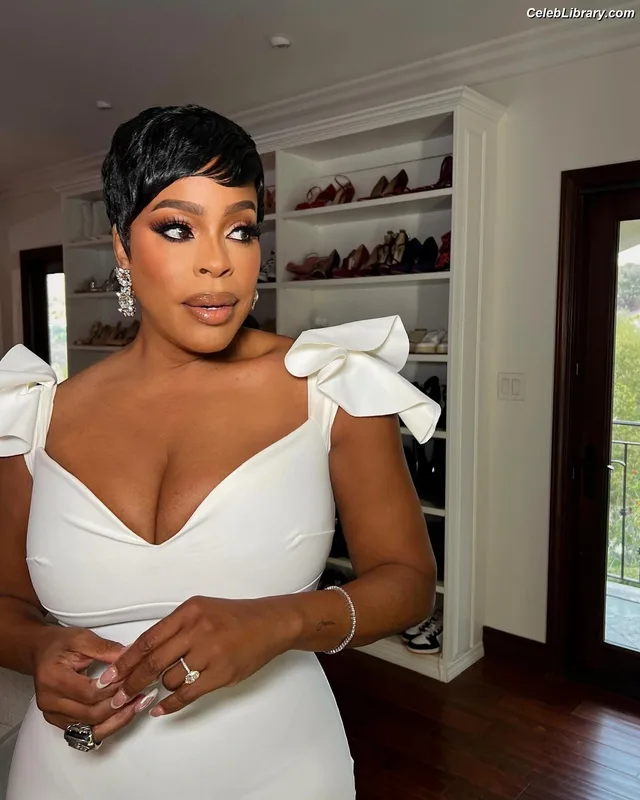 Niecy Nash photo 14 of 153