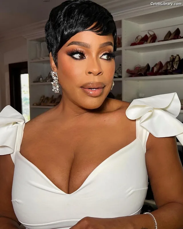 Niecy Nash photo 15 of 153