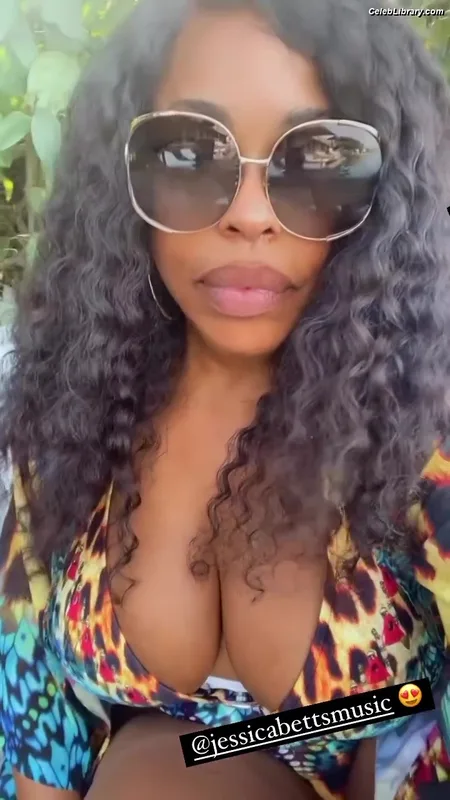 Niecy Nash photo 17 of 153
