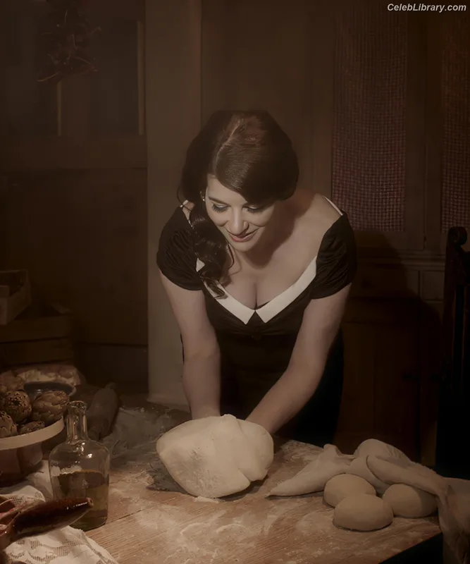 Nigella Lawson photo 5 of 355