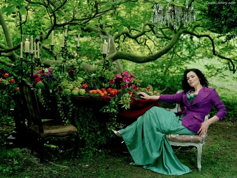 Nigella Lawson photo 18 of 355