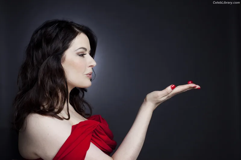 Nigella Lawson photo 6 of 355
