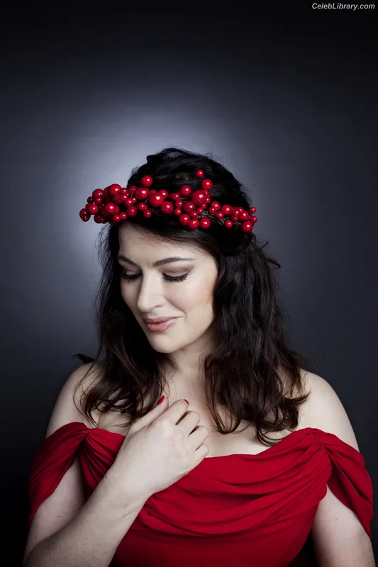 Nigella Lawson photo 7 of 355
