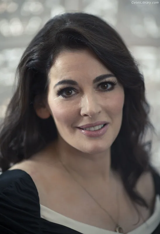 Nigella Lawson photo 11 of 355
