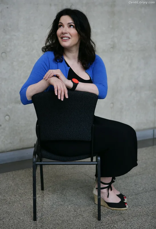 Nigella Lawson photo 6 of 355