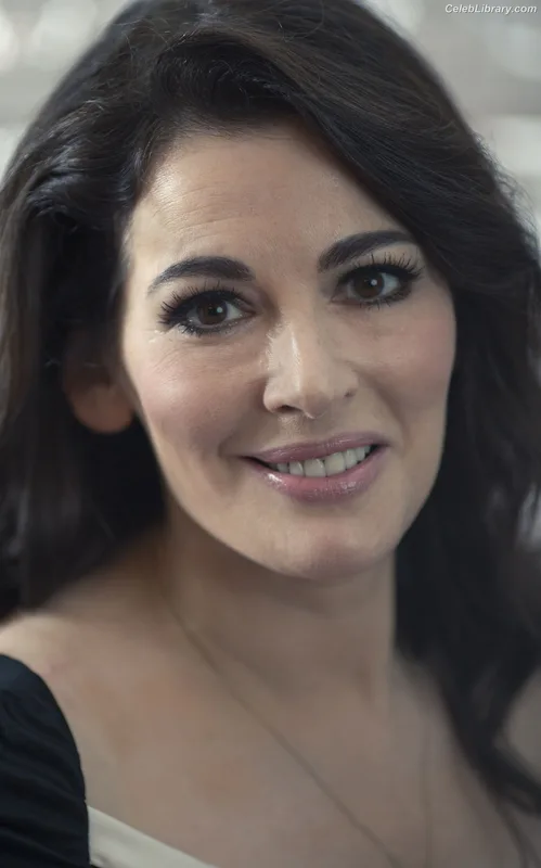 Nigella Lawson photo 3 of 355