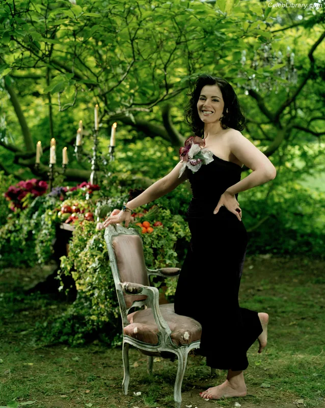 Nigella Lawson photo 18 of 355