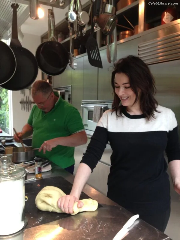 Nigella Lawson photo 3 of 355