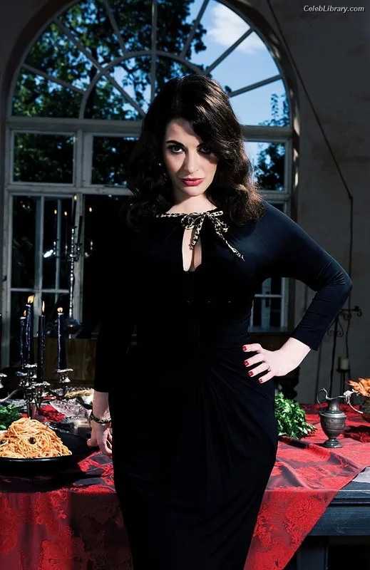 Nigella Lawson photo 1 of 355