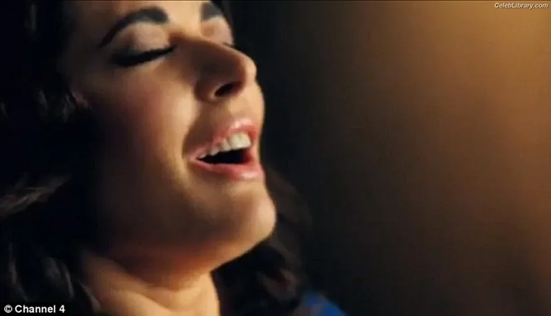 Nigella Lawson photo 2 of 355