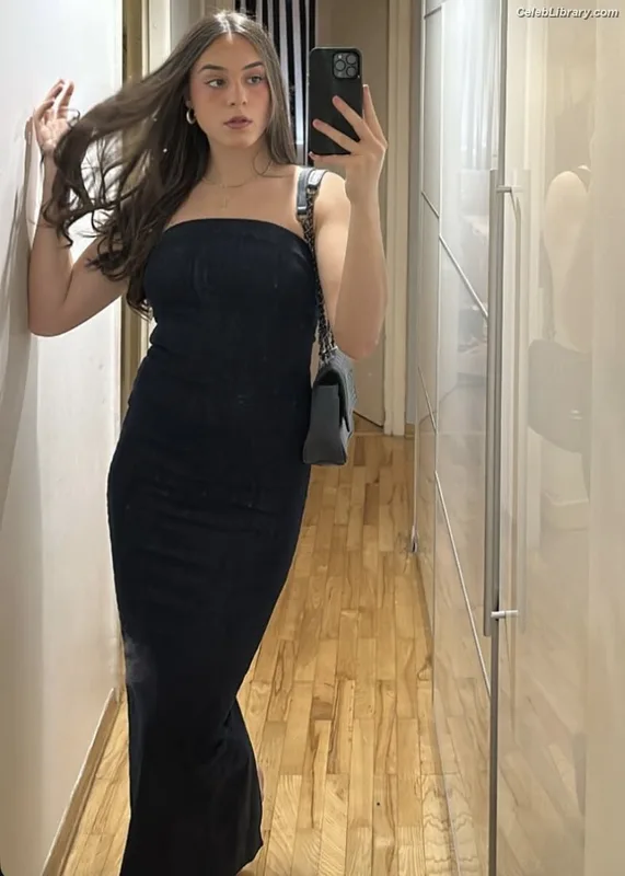 Nika Muhl photo 6 of 49