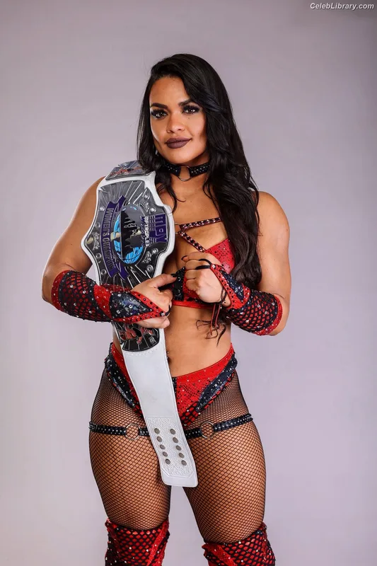 Nikki Blackheart photo 4 of 177