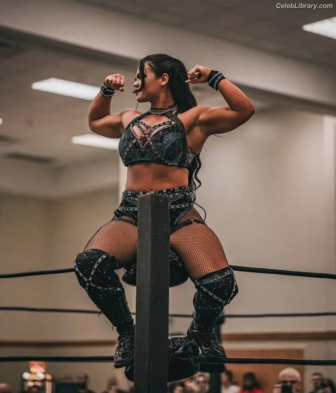 Nikki Blackheart photo 23 of 177