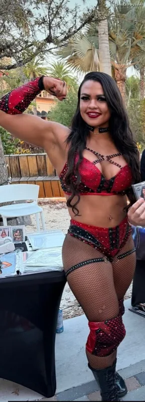 Nikki Blackheart photo 3 of 177