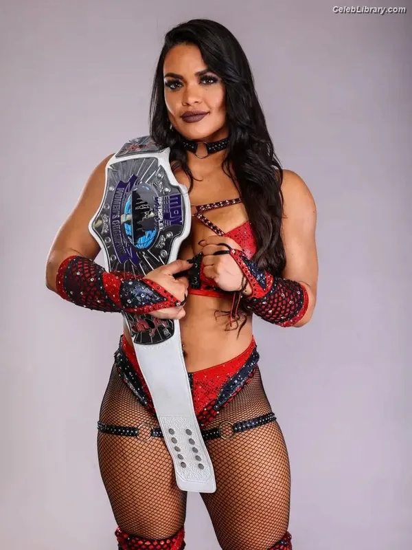 Nikki Blackheart photo 22 of 177