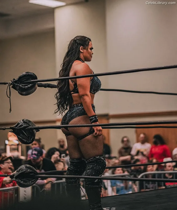 Nikki Blackheart photo 16 of 177