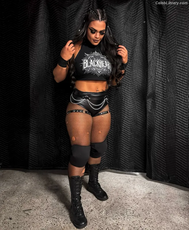 Nikki Blackheart photo 2 of 177