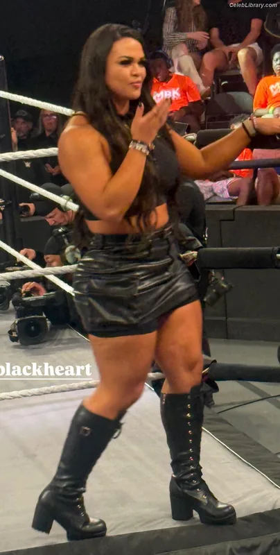 Nikki Blackheart photo 2 of 177