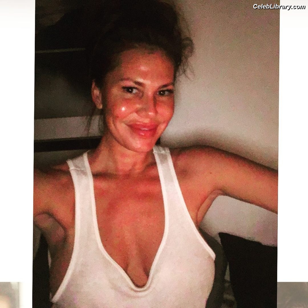 Nikki Cox photo 19 of 239