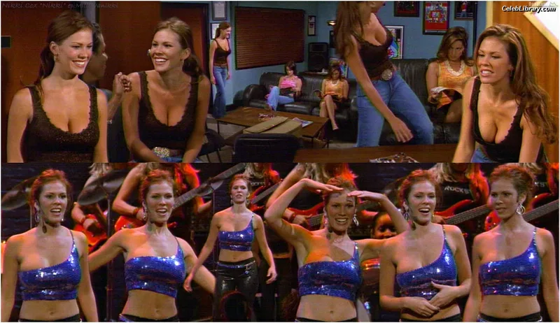 Nikki Cox photo 21 of 239