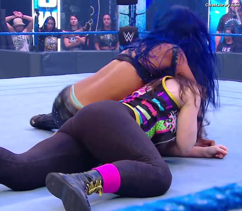 Nikki Cross photo 8 of 446