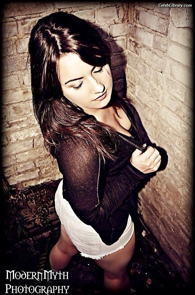Nikki Cross photo 4 of 446