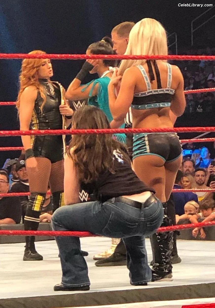 Nikki Cross photo 7 of 446