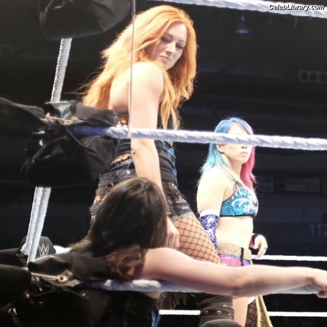 Nikki Cross photo 2 of 446