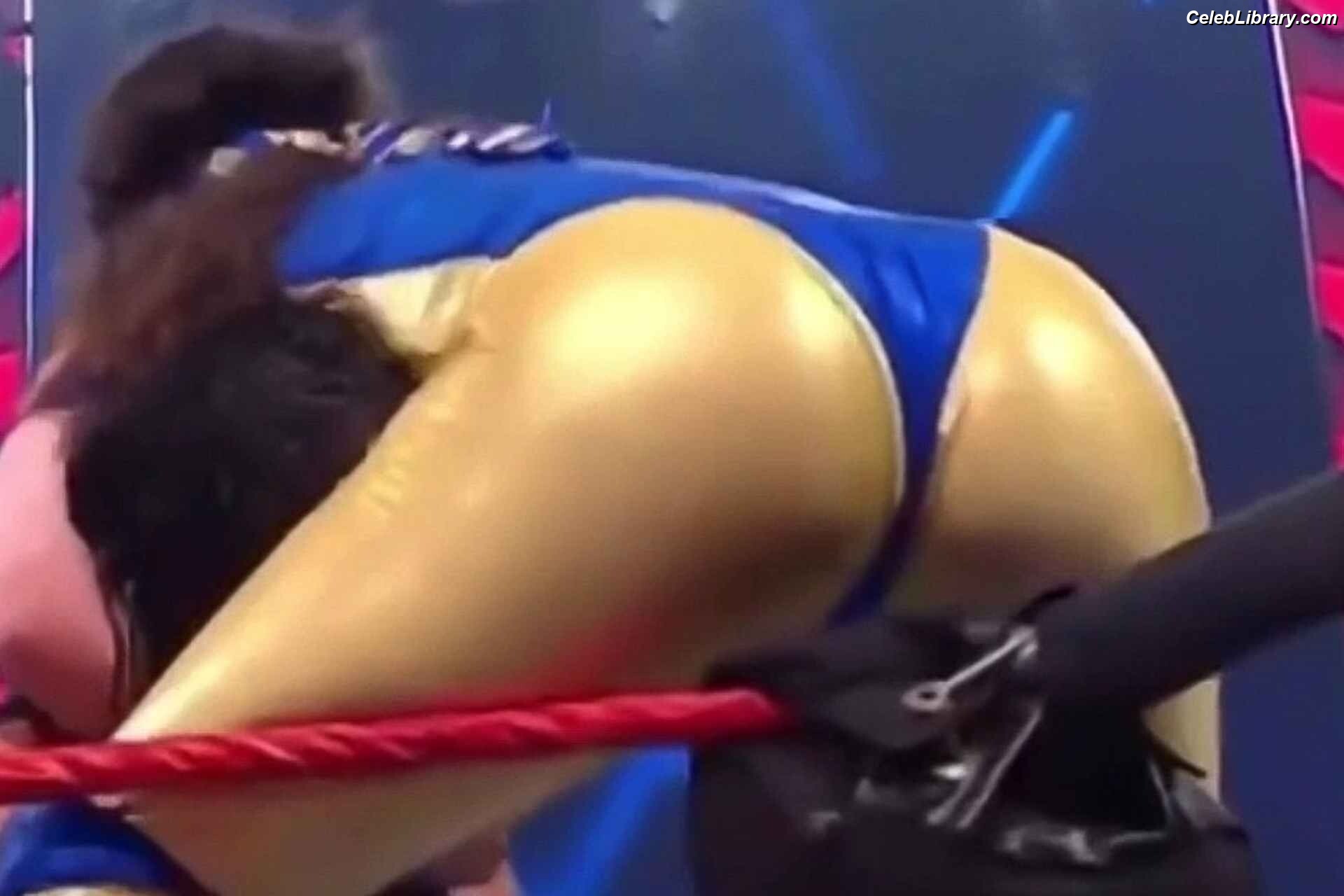 Nikki Cross photo 9 of 446