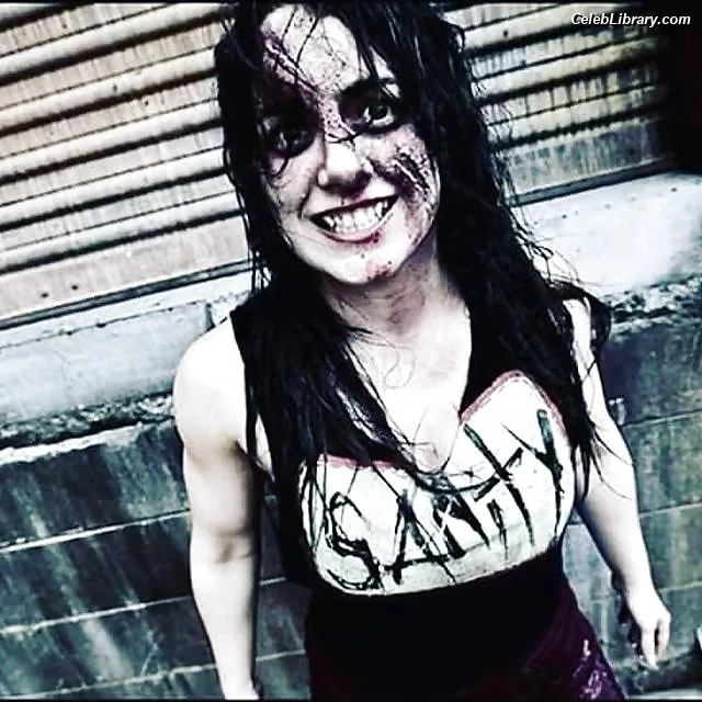 Nikki Cross photo 8 of 446
