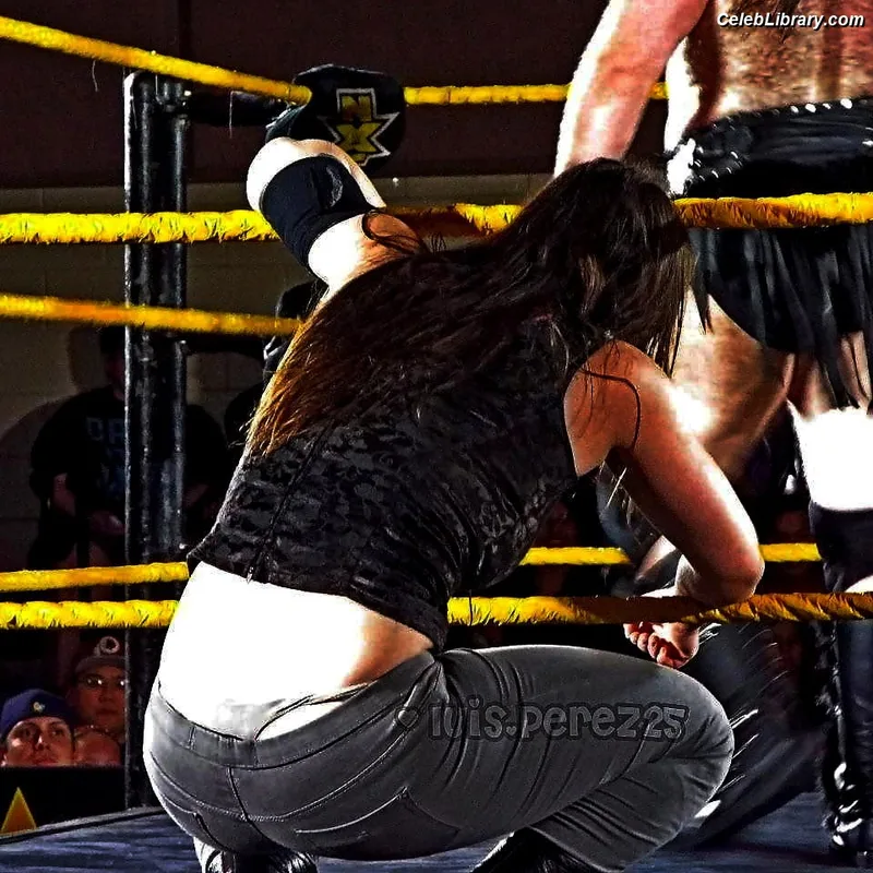 Nikki Cross photo 4 of 446