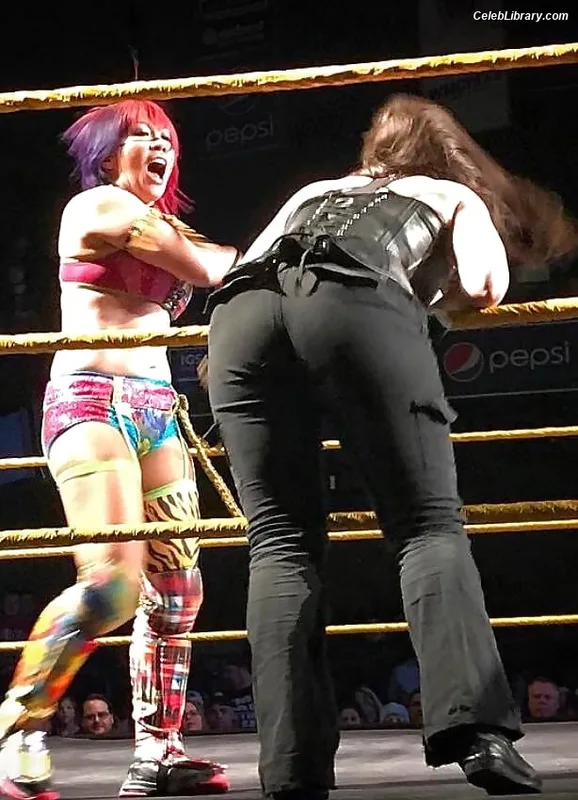 Nikki Cross photo 8 of 446