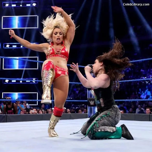 Nikki Cross photo 4 of 446
