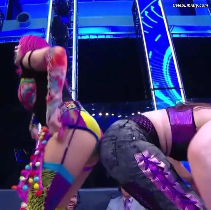Nikki Cross photo 21 of 446