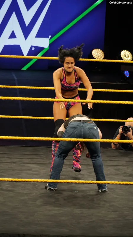 Nikki Cross photo 5 of 446