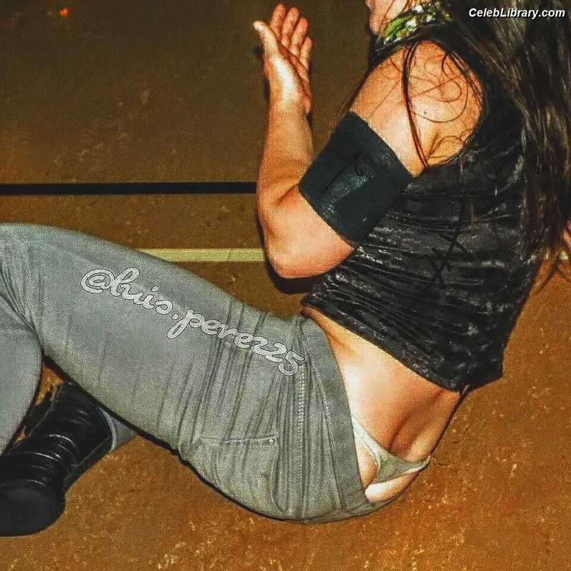 Nikki Cross photo 4 of 446