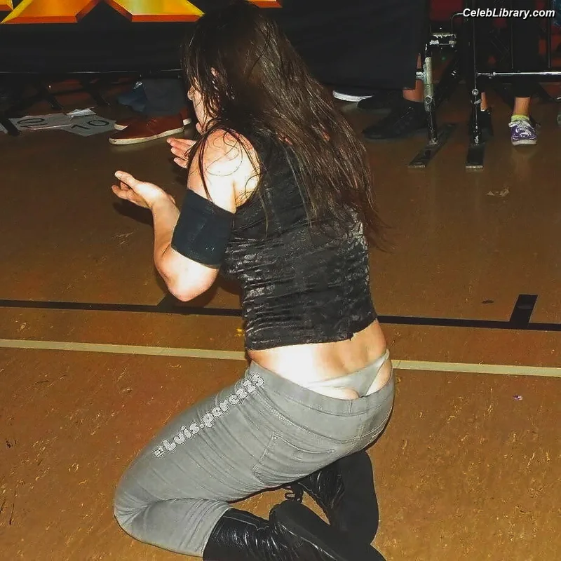 Nikki Cross photo 8 of 446