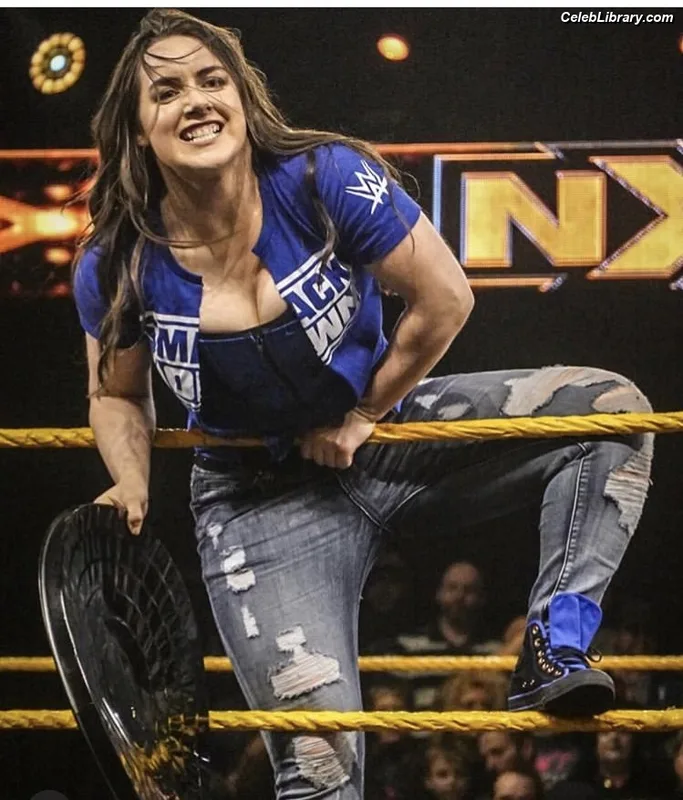 Nikki Cross photo 5 of 446