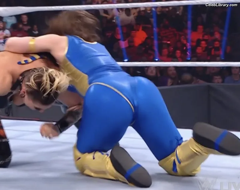 Nikki Cross photo 8 of 446