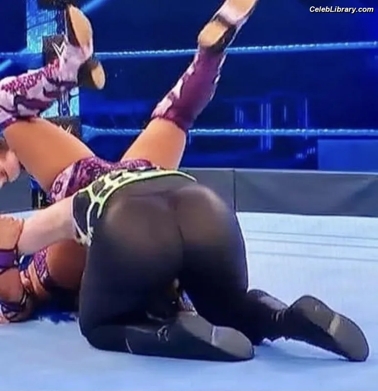 Nikki Cross photo 11 of 446