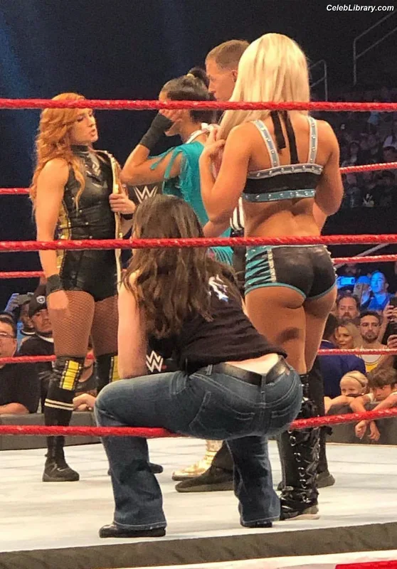 Nikki Cross photo 4 of 446