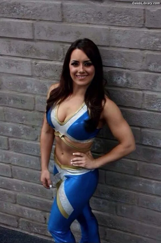 Nikki Cross photo 12 of 446