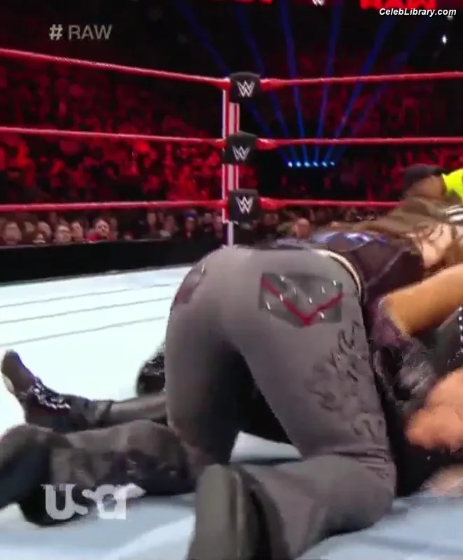 Nikki Cross photo 10 of 446