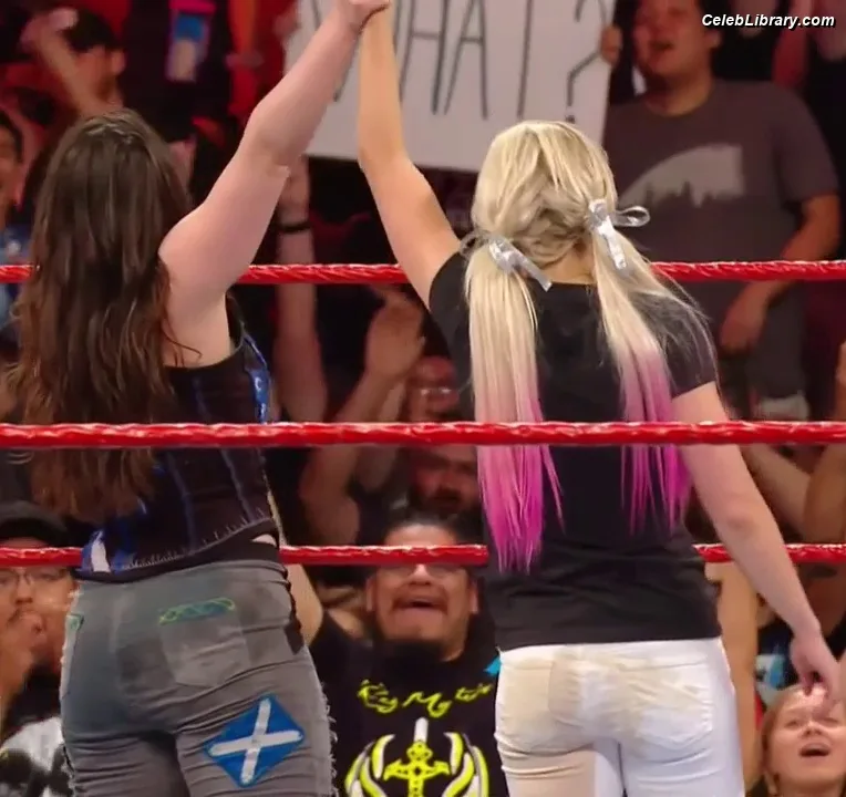 Nikki Cross photo 6 of 446