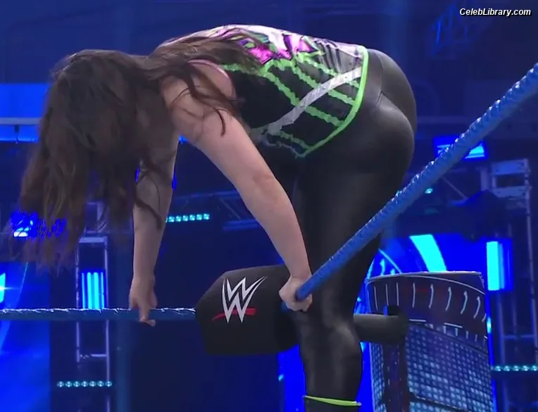 Nikki Cross photo 18 of 446