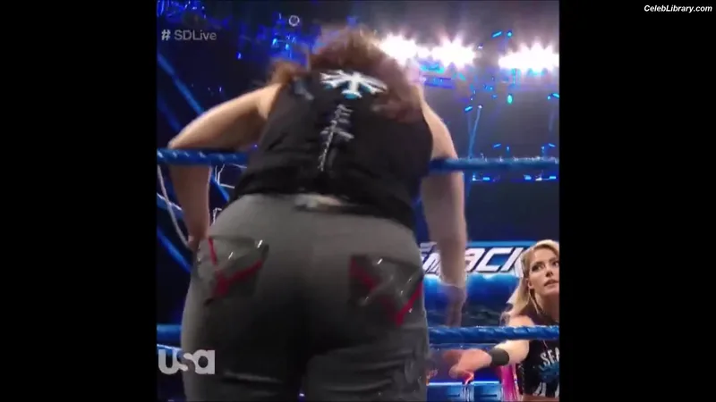 Nikki Cross photo 23 of 446